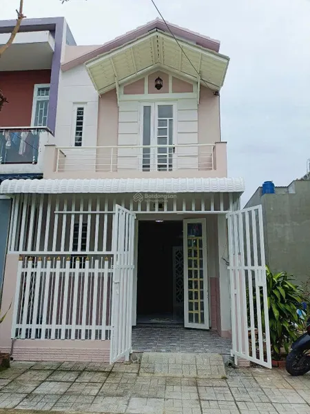 Bán nhà 2PN MT đường Suối Lội, Tân Thông Hội. DT 160m2, sổ riêng, dân cư đông đúc, giá 2 tỷ
