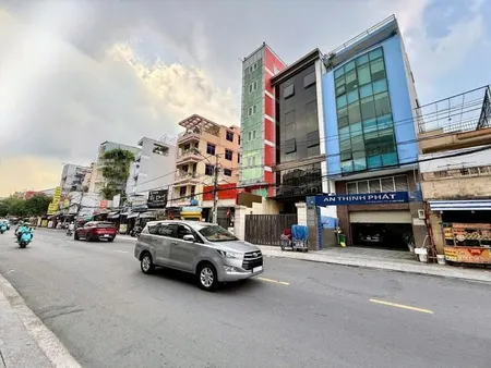 Bán nhà cũ, Mặt tiền Lê Quang Định - gần Nơ Trang Long, 8x30m, 2 Tầng cũ, còn 45 tỷ,