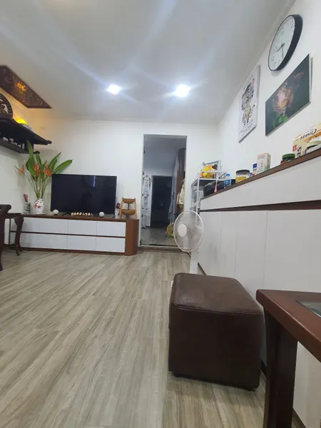Bán căn hộ tập thể đường Hoàng Đạo Thành, Thanh Xuân, 3 ngủ, 2vs, ngõ thông, ô tô đỗ, sổ đỏ to