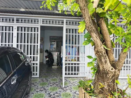 Bán nhà chính chủ, giá rẻ, đường 9m, lề 4,5m. Vào ở ngay