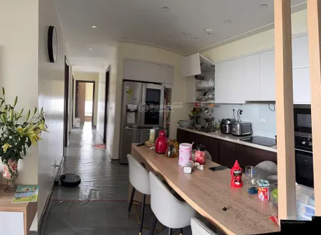 Bán căn 3pn, diện tích 107,6m2, tầng trung, view đẹp, có slot ô tô bàn giao nhà ngay