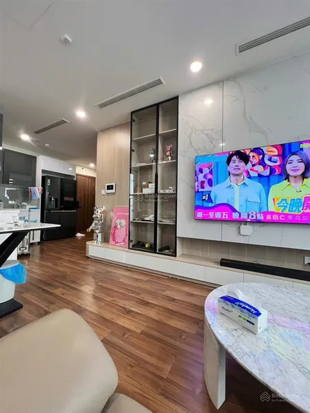 Bán ccch 3pn2wc 108m2 mipec rubik360, xuân thủy, tầng trung, lô góc, bc nam, full nội thất.