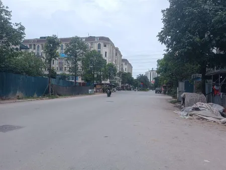 Nhà anh biên, xây 6 tầng khu đô thị him lam vạn phúc. vỉa hè, ôtô tránh, gara ôtô.