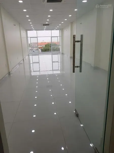 Nhà bán tây thạnh 1 trệt 4 lầu, sân thượng 4,5x25m sàn trống suốt, thang máy, máy lạnh 25.2tỷ tl