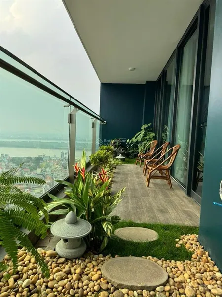 Chủ nhà cần tiền bán gấp căn góc 4pn 3wc dt 211.4m2 thông thuỷ, view sông hồng, cầu nhật tân