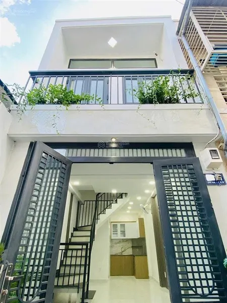 Chủ định cư cần bán gấp nhà 48m2 đường trường sa p1 bthanh. 1t1l 2pn 2wc. giá 2ty6