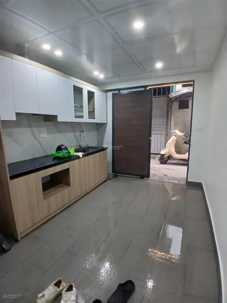 Bán gấp giá rẻ tập thể kim mã, đào tấn, t1, 55m2 (19m2 sổ), 2 ngủ, 2wc, sân để xe, 3.x tỷ