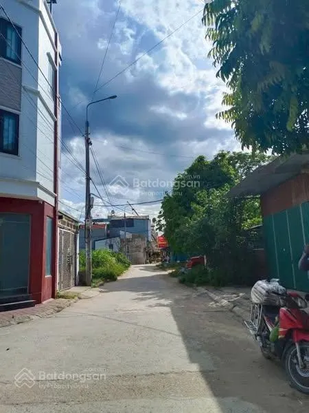 Cần bán căn nhà 4 tầng căn góc siêu đẹp tại khu đấu giá x2 la tinh đông la, mặt đường to, giá tốt