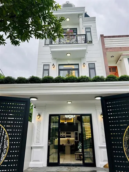 Cô 3 bán lỗ gấp căn nhà đẹp nằm ngay hai bà trưng, q3. dt 61,1m2. ngay chợ tân định. giá 3tỷ8