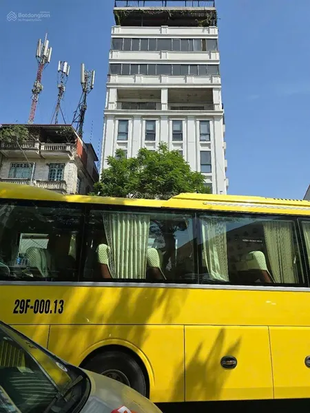 Mảnh đất vàng mặt phố vỉa hè đá bóng view hồ tây lạc long quân 166m2 c4 mt 6m 92 tỷ tây hồ