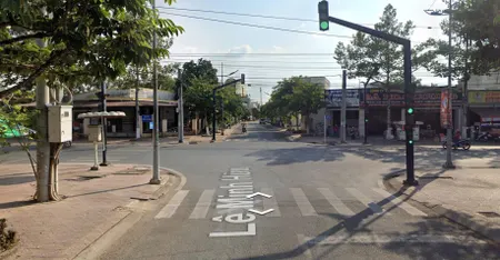 Bán nhà 240m² ngang 8m giá 5.76 tỷ mặt tiền đường Lê Minh Hữu, phường 4, nay là Phường Phước Hậu, tỉnh Vĩnh Long