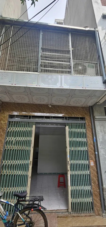 Cho thuê nhà Đường Láng, 2 tầng x 25m2, 2 ngủ, 7 Triệu