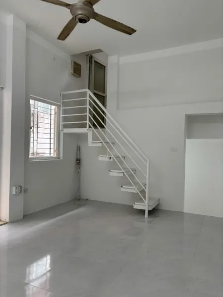 Cho thuê nhà ngõ 198 Bà Triệu, phường Lê Đại Hành, HBT. DT 25m x 3 tầng, giá 11tr8