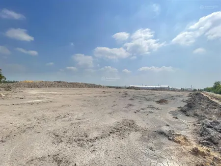 Bán 70.000m2 đất skc long an, đất đã san lấp, đóng tiền một lần đến 2068 giá cực tốt 1,1tr/m2