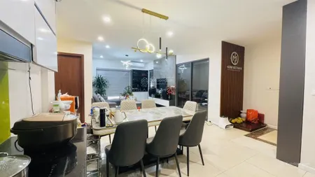 Bán căn hộ chung cư hpc landmark 105, diện tích 107m2 tầng trung đẹp, gồm 3pn, 2 vs, giá 6.3 tỷ