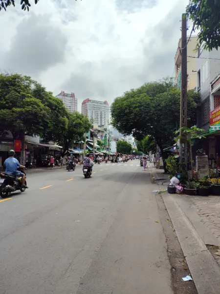 🏠 KHU HIẾM BÁN. LÃNH BINH THĂNG - Q11 - 55m2 (4-5x12) NỞ HẬU - 6,8 TỶ 
✅KẾT CẤU: 2 TẦNG, 1 TRỆT, 1 LẦU, NỞ HẬU ĐẸP. AN NINH. KHÔNG QUY HOẠCH. NHÀ MỚI VÀO Ở NGAY. KHU ĐƯỢC PHÉP XÂY NHÀ CAO TẦNG.