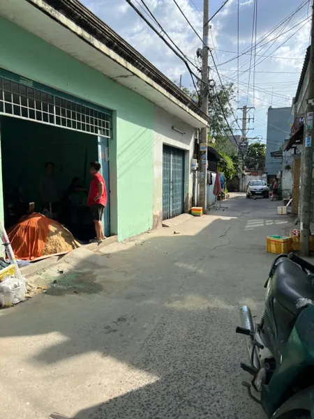 Bán nhà 1xec Nguyễn Văn Quá : 7.3x 31 giá ngợp. Nhà đang cho thuê