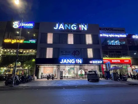 Hàng hiếm ngang 12m mt 3 tháng 2 (ngay hà đô), quận 10 12x28m 3 tầng hđt 300 triệu 150 tỷ