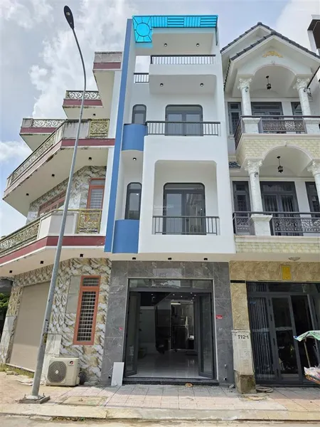 Bán nhà 1 trệt 2 lầu hoàn công kdc phú hồng thịnh 8 , p.bình chuẩn, tp.thuận an