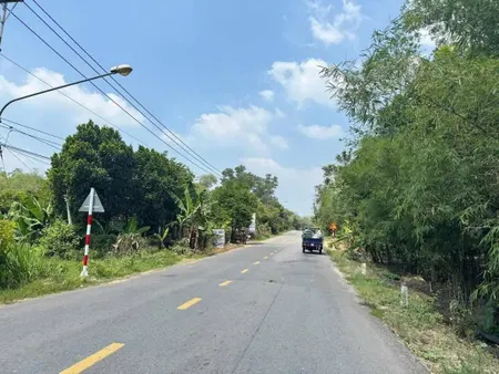 Bán đất 2020.3m² ngang 11m giá 13.4 tỷ Phường Long Nguyên 0815422197