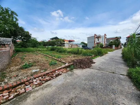Bán đất Thuận Thành, Bắc Ninh. 80m2 * mt 4,5m * 2,6 tỷ. đường ô tô, view hồ.