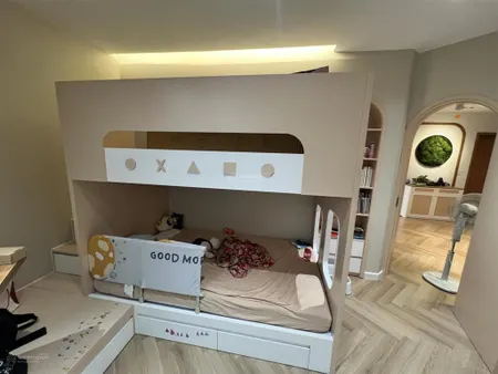Bán căn hộ 2 ngủ, 2 vệ sinh, 61m2 giá 5,2 tỷ, nhà đẹp ở ngay