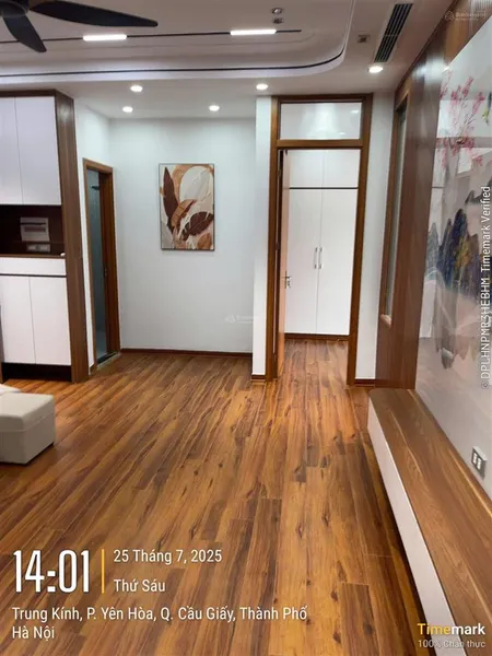 Cần bán căn hộ 3pn ở nhà xinh f4 trung kính giá 6.85 tỷ nhà về ở luôn