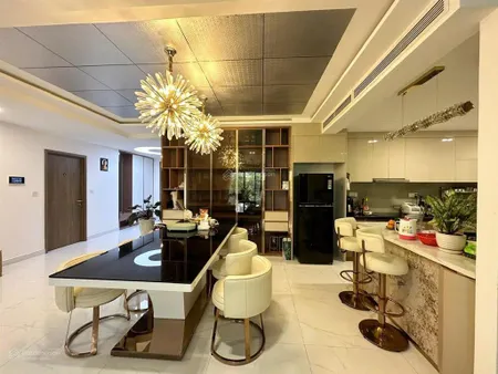 Nhà đẹp căn hộ sky linke villa 197m2 giá 13,5 tỷ full nội thất xịn sò, gara để xe thoải mái