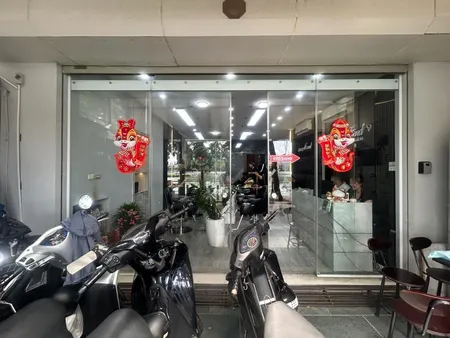 Chủ Cần Bán Căn Nhà Mặt đường Phố Hoàng Cầu. Thiết Kế đẹp Rất Hợp Cho Anh Em Kinh Doanh Dòng Tiền