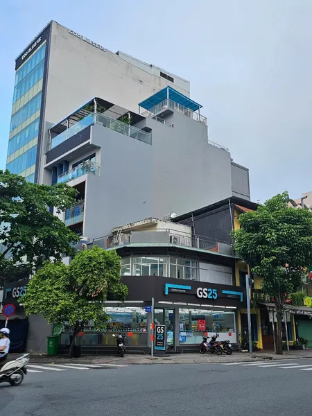 Bán Tòa Nhà ốp Kính Góc 2 Mặt Tiền Phạm Ngọc Thạch, Quận 3 (5x16m) 3 Tầng Hđt 150tr/th Giá 30 Tỷ
