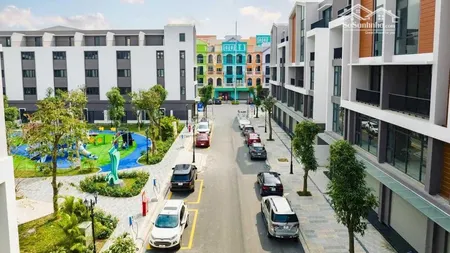 Còn Duy Nhất Căn Nhà Phố 96m2 Mặt đường Lớn Vtđ8 đối Diện Mega Grand World, Mt 6m Xây 5t Full Kính