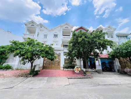 Tôi Bán Biệt Thự 3 Tầng Full Nội Thất Dt: 7 X 24m, đường 16m Kdc Nam Long Quận 7