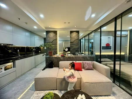 Bán Gấp Căn 2 Phòng Ngủ Giá 7,2 Tỷ, Nhà đẹp ở Ngay, Có 2 Lốt ô Tô, Discovery Complex
