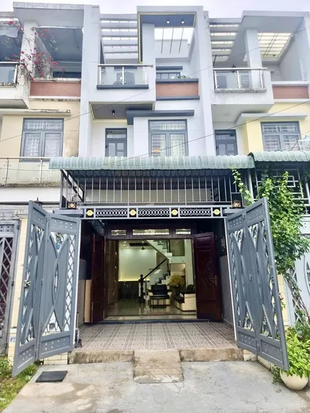 Bán Nhà 3 Tầng Mới đẹp - Thạnh Lộc 19, Quận 12 - Gần Gò Vấp, Giá Chỉ 5.35 Tỷ