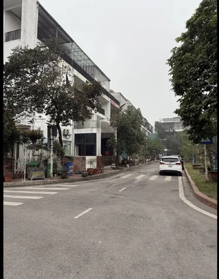 Bán Biệt Thự Hoa Viên - Gia Lâm - 200m2 - View Công Viên- 25.5 Tỷ