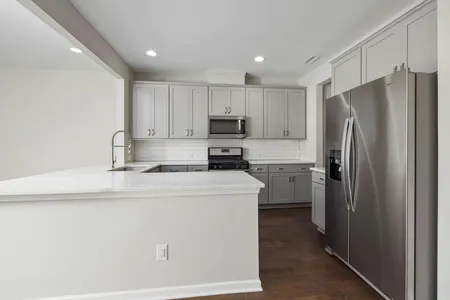 Hot! 2 Mặt Tiền Trước Sau đường Huỳnh Văn Bánh, P12, Phú Nhuận - 40m2 - 4 Tầng. Giá Chỉ 14,5 Tỷ Tl