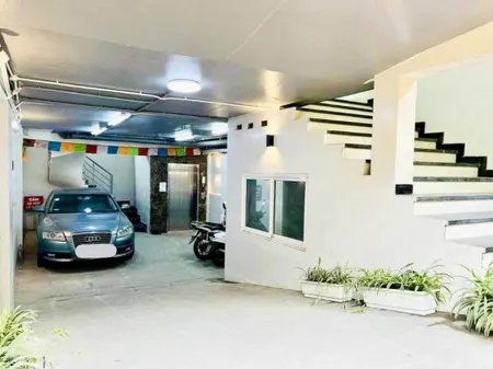 Siêu Phẩm Mặt Phố Võng Thị-tòa Nhà 10 Tầng+hầm+thang Máy-51.9 Tỷ-102m-mt 5.6m-sky Bar View Hồ Tây
