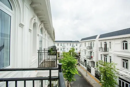 Cho Thuê Nhà Phố Phú Gia Compoud Ngay Tttp, đầy đủ Tiện Nghi, Thuận Tiện Duy Chuyển