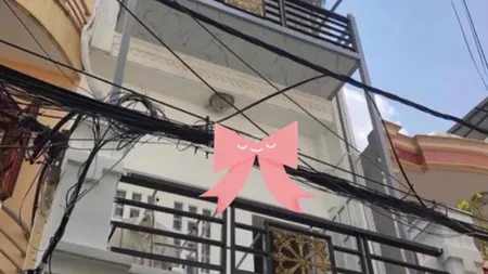 Căn hộ dịch vụ 104m2 x 3 tầng Lạc Long Quân gần SVĐ Phú Thọ ngay Tân Bình