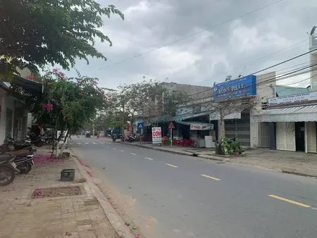 Rẻ Mà Shock Ngang Luôn, Mặt Tiền Tôn đản, 320m2, Vuông Vức Siêu đẹp Rộng 6m, Giá Chỉ 22tr/m2