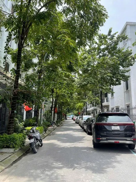 Cần Bán Gấp - Bán Nhanh Lô đất 35m2 -tái định Cư Ngọc Thuỵ - Trước Nhà Công Viên Khai Sơn