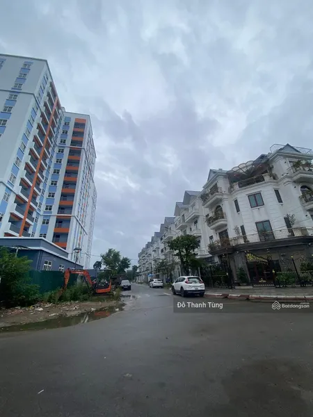 Bán Mảnh đất đẹp Trong Khi Phân Lô đối Diện Hồ đền Lừ, Diện Tích Rộng, Mặt Tiền đẹp. Giá 26 Tỷ.