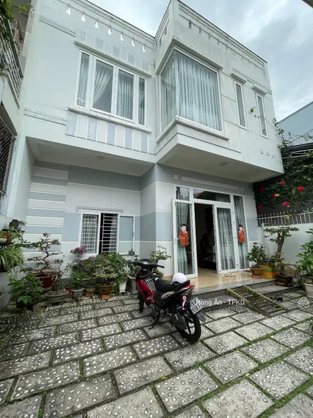 Bán Nhà Vườn 2,5 Tầng đường Oto 4m Dt 213,1m2 Nở Hậu đẹp, Gần Biển, Tiện ích đầy đủ, 9,5 Tỷ Có Tl