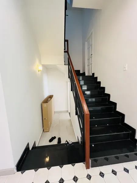 Bds Hvl Chủ Gửi: Bán Villa Sân Vường Góc 2mt Khu Compound Thảo Nguyên Sài Gòn Q9