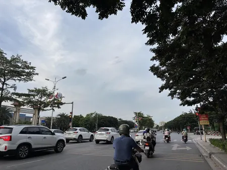 Hiếm -nhà 5 Tầng Thang Máy Mặt Phố Cổ Linh Ngay Aeon Mall Và Sân Gofl Long Biên Mà Giá Chỉ 400tr/m2