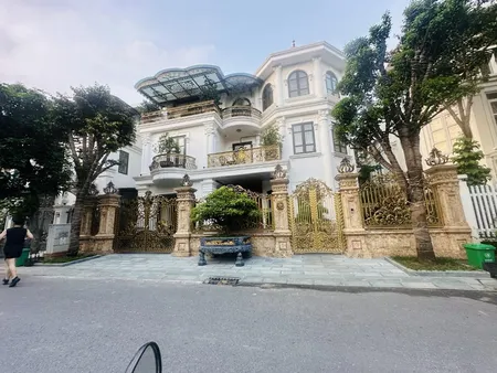 Bán Nhà Biệt Thự Nguyễn Văn Lộc, View Công Viên Thoáng Sáng, Nhà đẹp 155m-4 Tầng -mt:10m-45 Tỷ