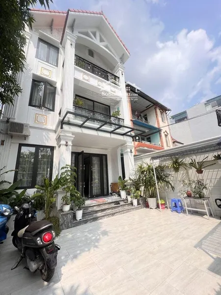Bán Biệt Thự Sân Vườn Việt Hưng Long Biên, Gần Big C, Dt 124m - Nhỉnh 18 Tỷ