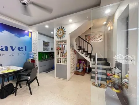 Bán Nhà 60.1m2 Trung Tâm Cầu Giấy, 11,5 Tỷ, 5 Tầng, Giá Tốt! Gần ô Tô.