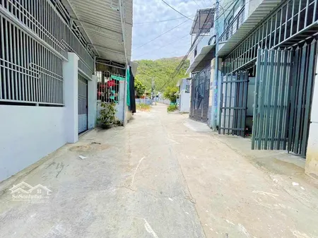 [ Nguyễn đức Thuận _ Hẻm ô Tô Giá đầu Tư ] *cách Biển Hòn Chồng : 2,6km * Giá : 2,3 Tỷ