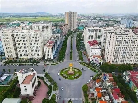 Cần Bán 650m2 đất ,mặt đường Trục Chính âu Cơ, Trung Tâm . Phường Kinh Bắc . Tp Bắc Ninh.